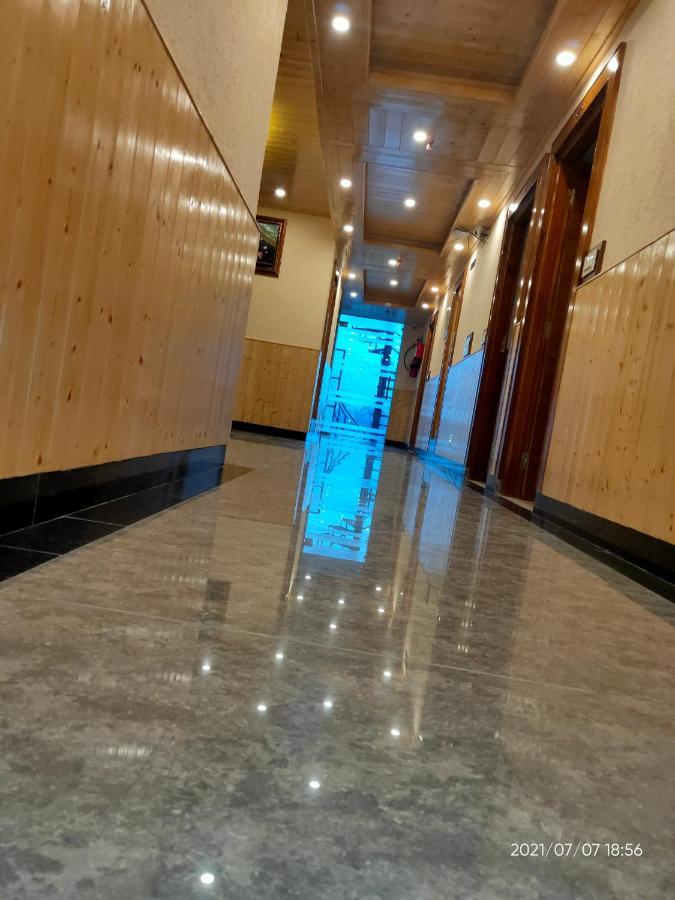 Suryansh Regency Manali Centrally Heated Air Cooled With Private Balconies Маналі Екстер'єр фото